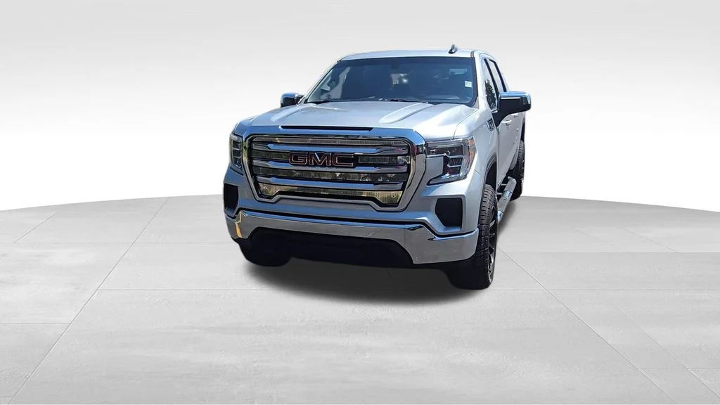 Used 2021 Gray GMC SLE image 3