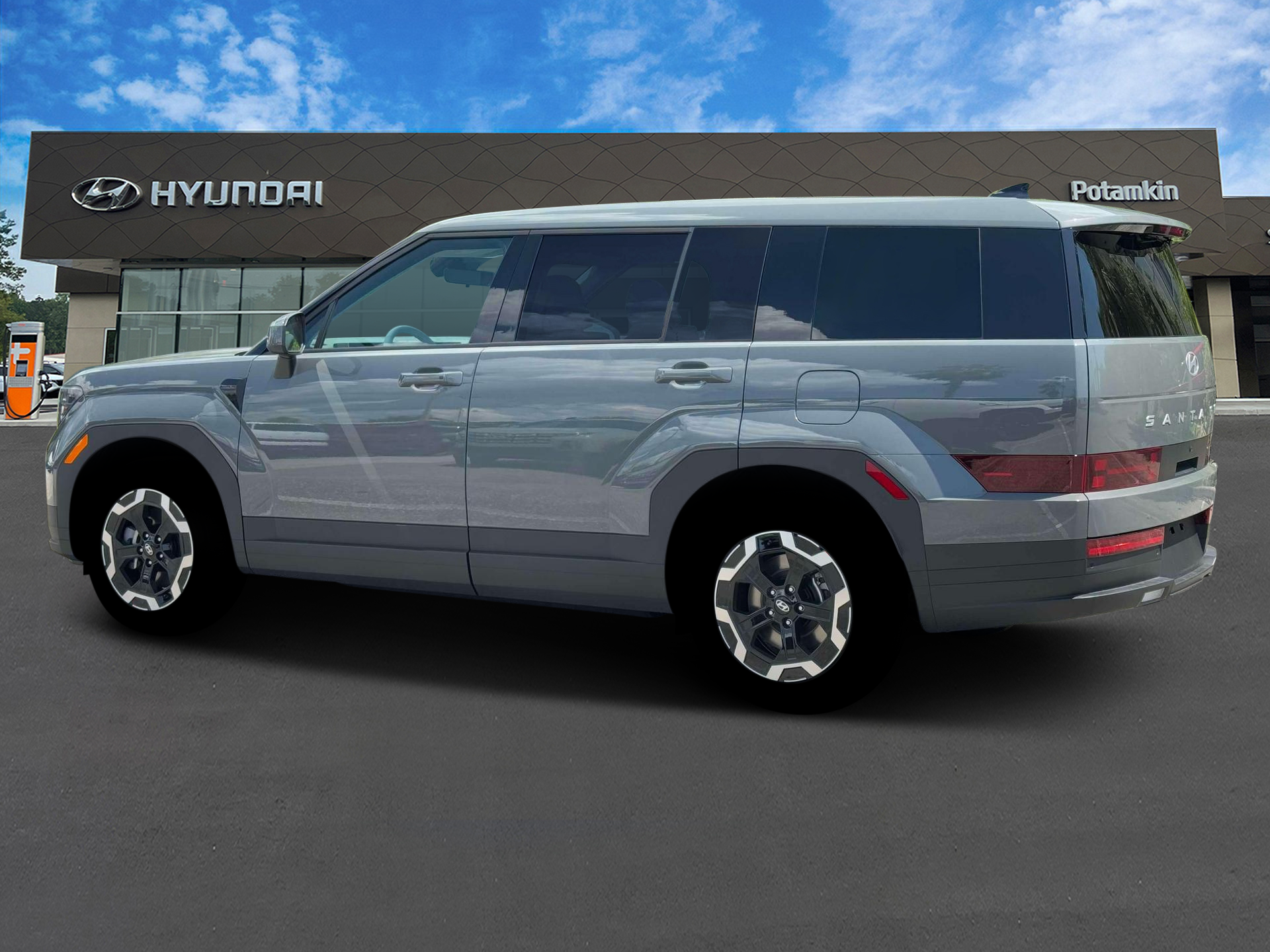 New 2026 Hampton Gray Hyundai SE image 4