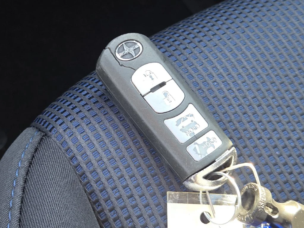 Used 2016 Blue Scion Base image 35