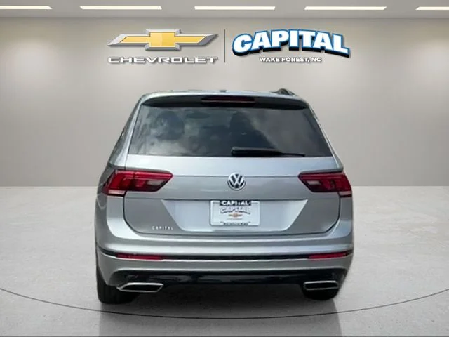 Used 2021 Silver Volkswagen 2.0T SE R-Line Black image 4