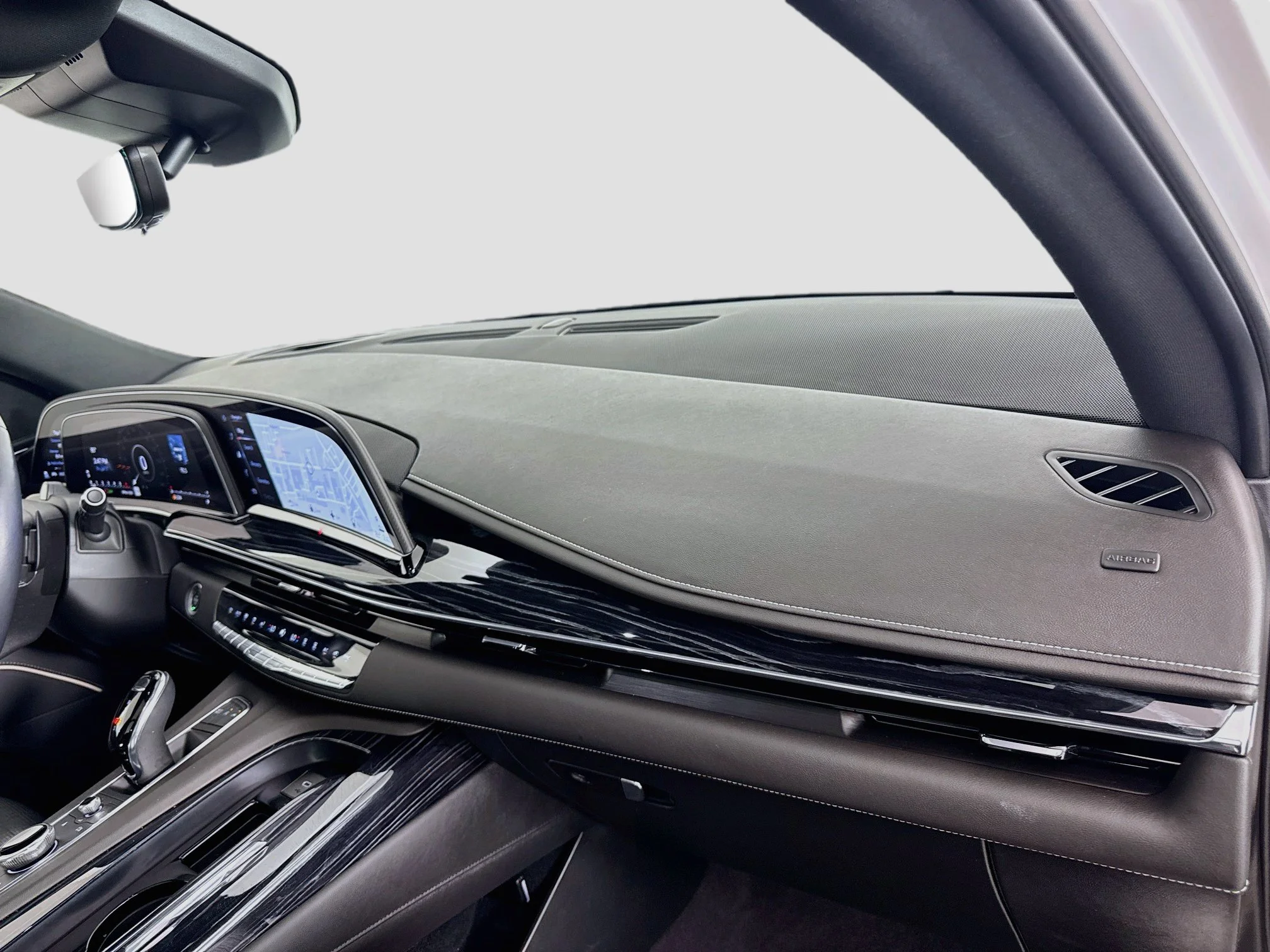 Used 2022 Crystal White Tricoat Cadillac Sport image 33