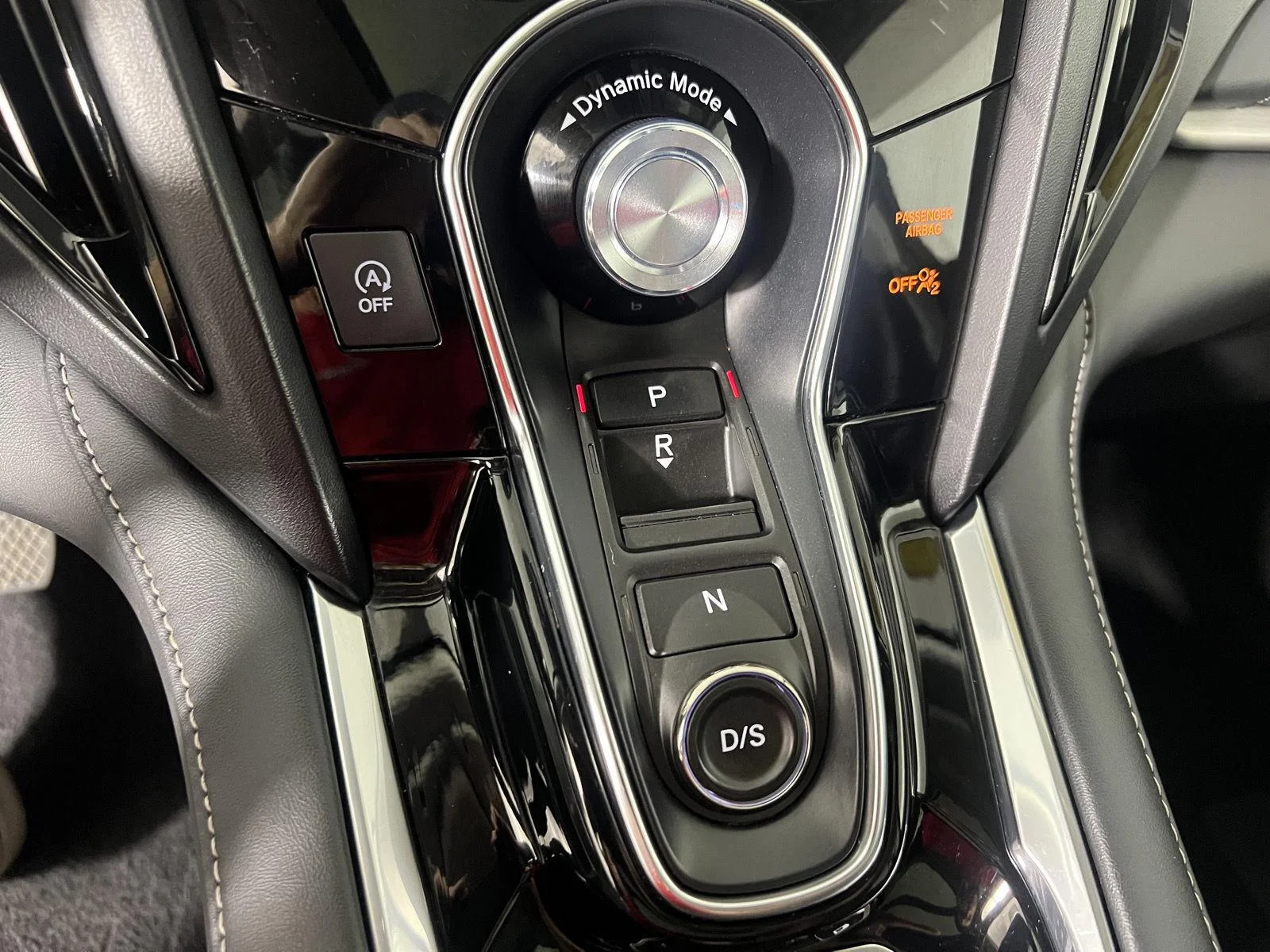 Used 2020 Platinum White Pearl Acura SH-AWD w/Tech image 22