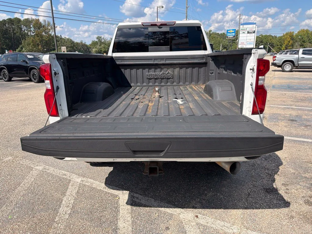 Used 2020 IRIDESCENT PEARL TRICOAT Chevrolet High Country image 10