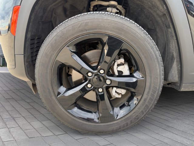 Used 2024 Black Jeep Altitude X image 9