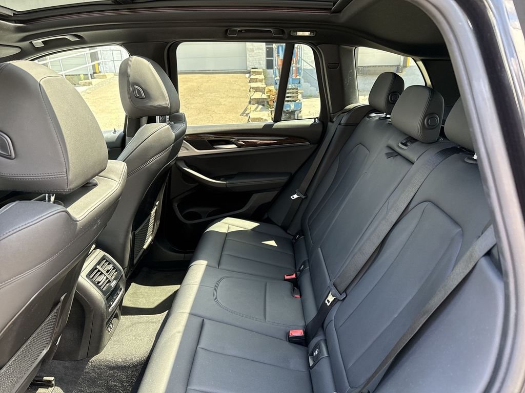 Used 2020 Gray BMW xDrive30i image 22