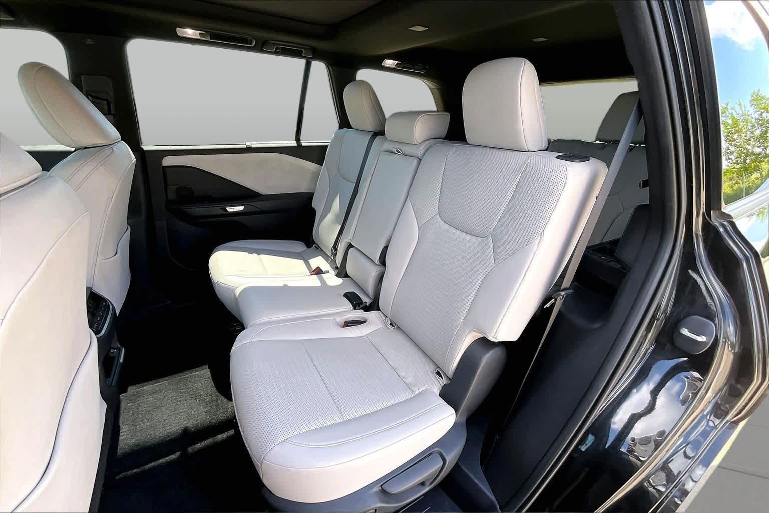 Certified Used 2025 CAVIAR Lexus Premium image 21