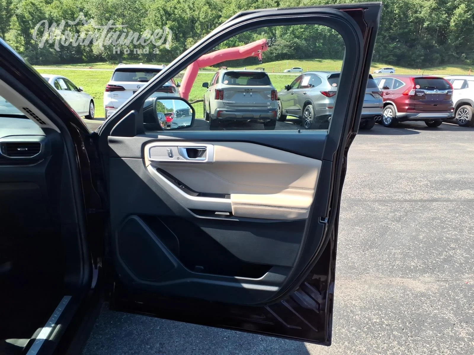 Used 2022 Burgundy Velvet Metallic Tinted Clearcoat Ford Limited image 18