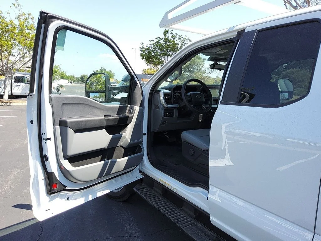 New 2026 Oxford White Ford XL image 5