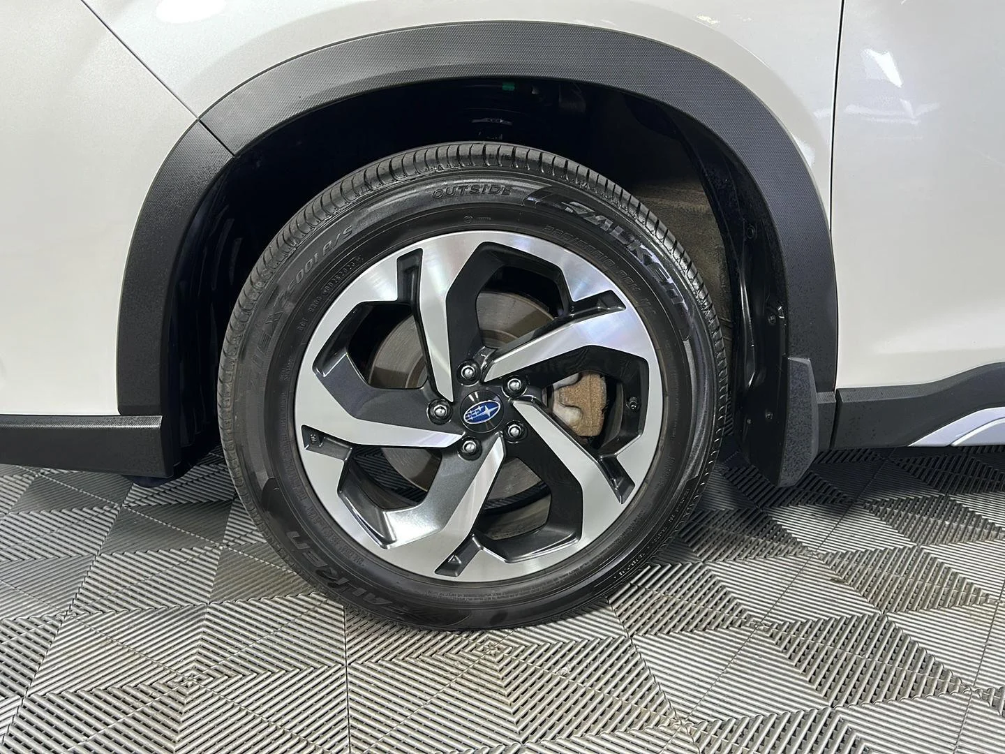 Used 2023 Crystal White Pearl Subaru Touring image 8