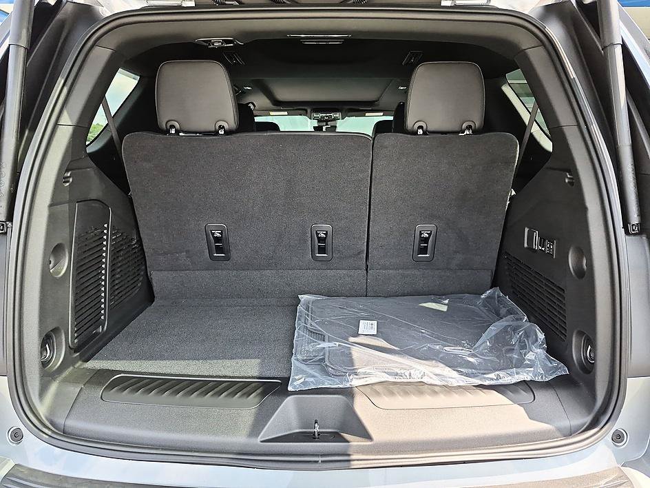 2026 Chevrolet Tahoe LT - Photo 33