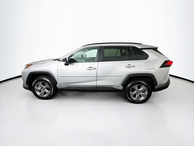 Certified Used 2022 SILVER SKY METALLIC Toyota  image 4
