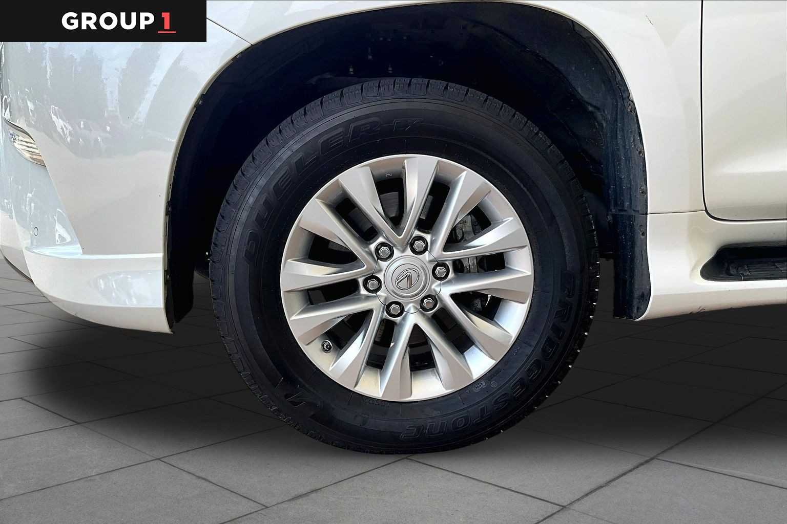 Certified Used 2021 STARFIRE PEARL Lexus Premium image 9