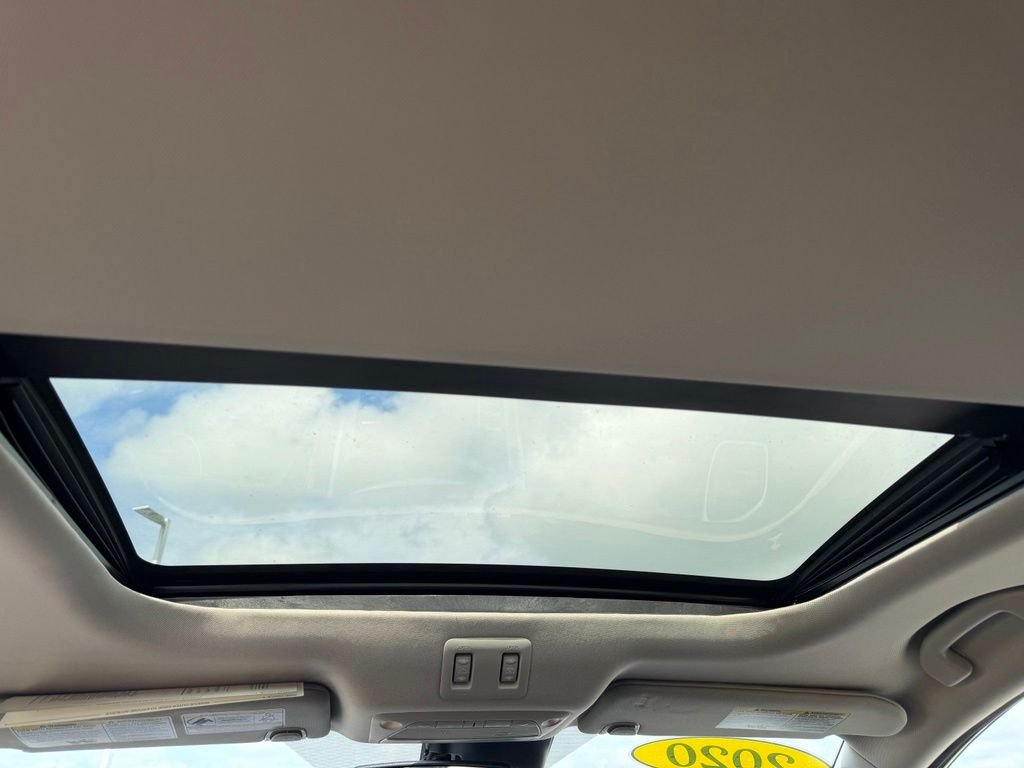 Used 2020 Orange Nissan Platinum image 3