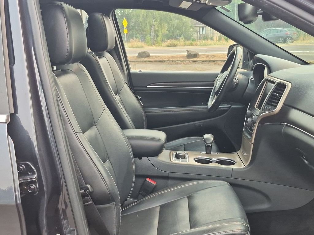 Used 2014 Maximum Steel Metallic Jeep Limited image 30