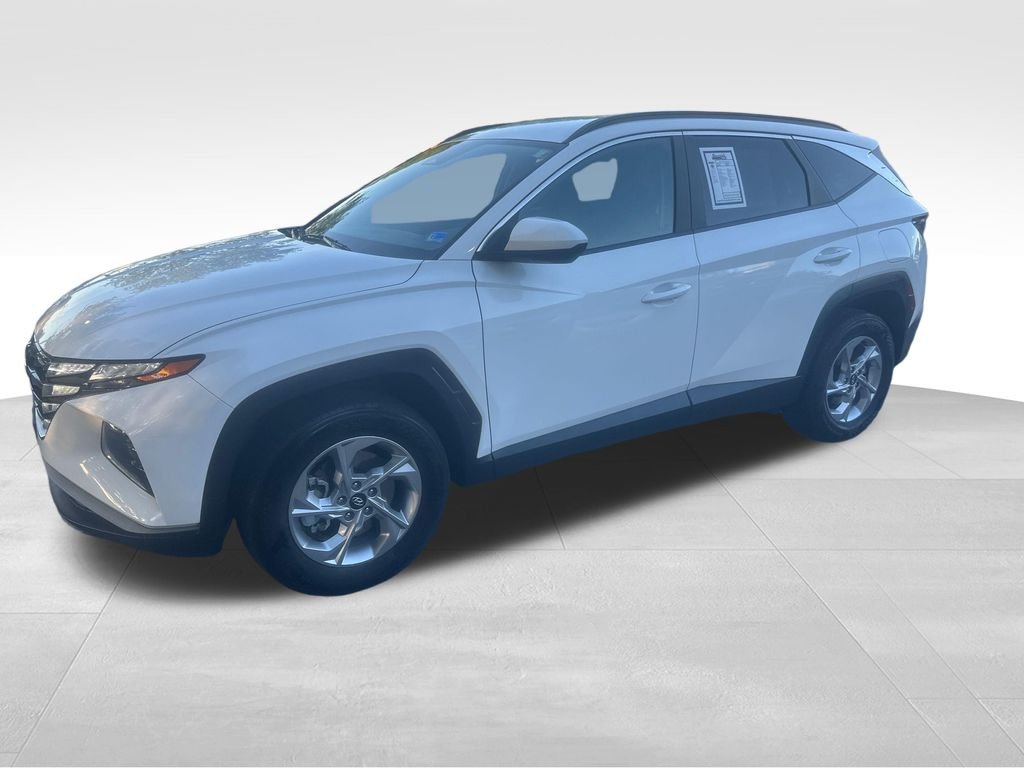 Used 2024 White Hyundai SEL image 3