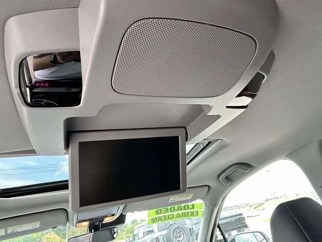 Used 2021 White Honda Touring image 15