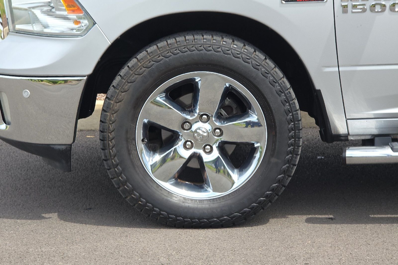 Used 2018 Silver Ram Big Horn image 29