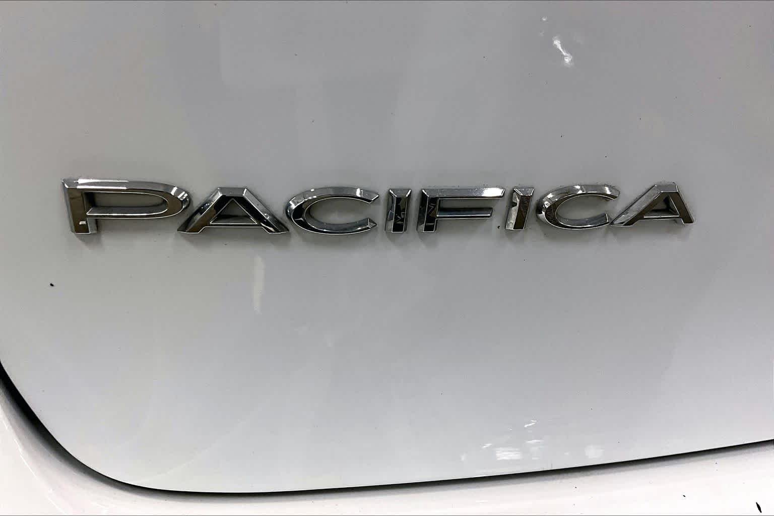 Used 2024 Bright White Clearcoat Chrysler Touring L image 32