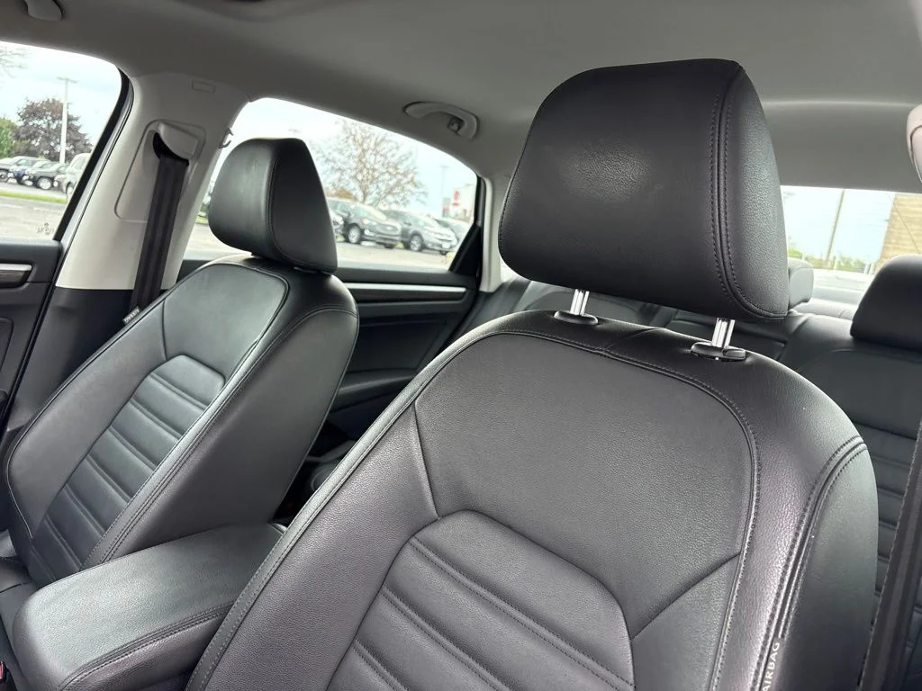 Used 2017 Pure White Volkswagen SEL Premium image 13