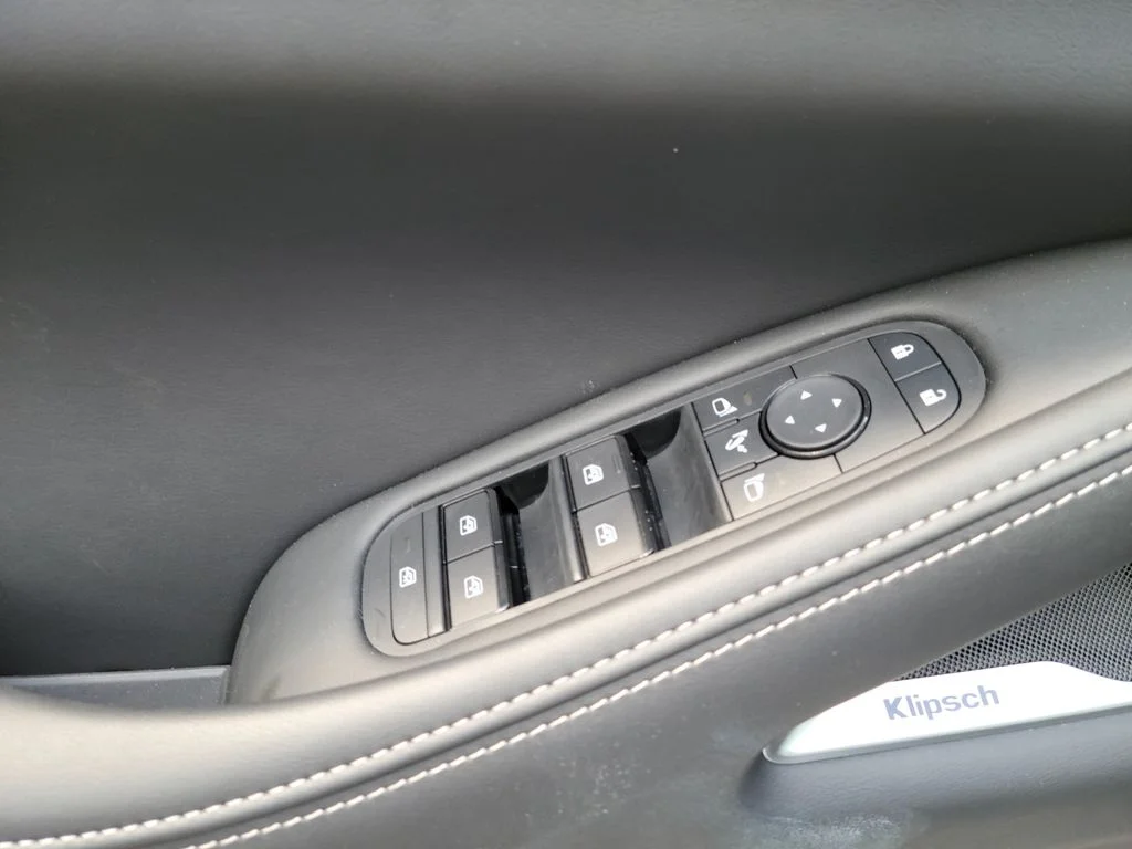New 2027 HARBOR GRAY INFINITI Luxe FWD image 13