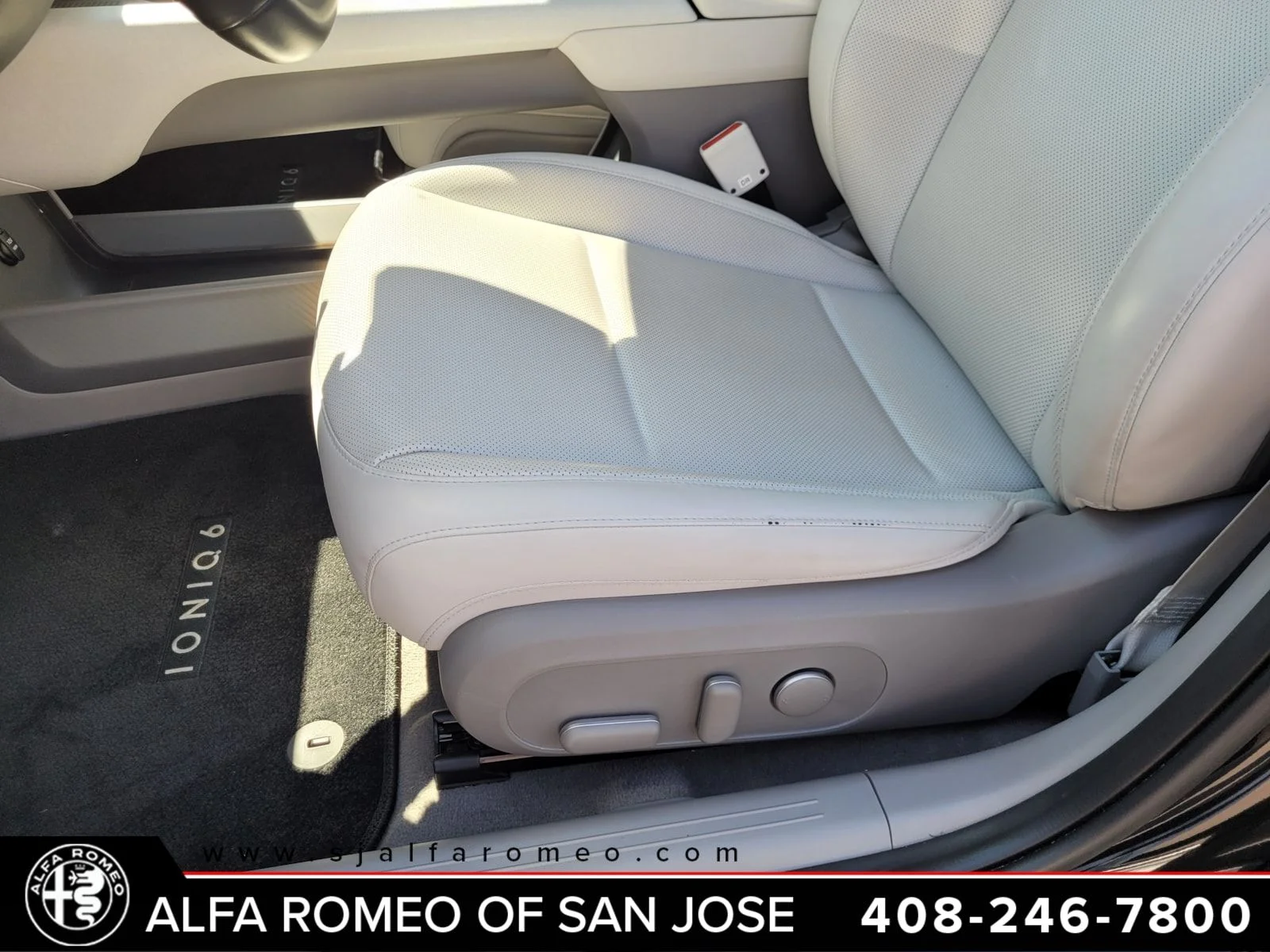 Used 2024 Black Hyundai SEL image 23
