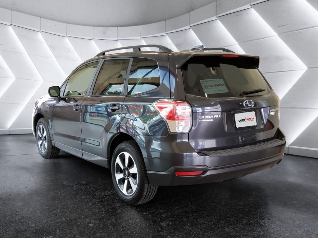 Used 2018 Gray Subaru 2.5i Premium image 6
