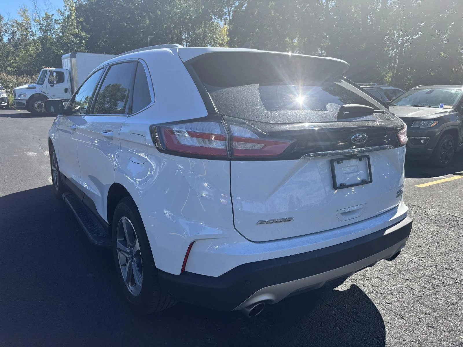 Used 2020 Oxford White Ford SEL image 5