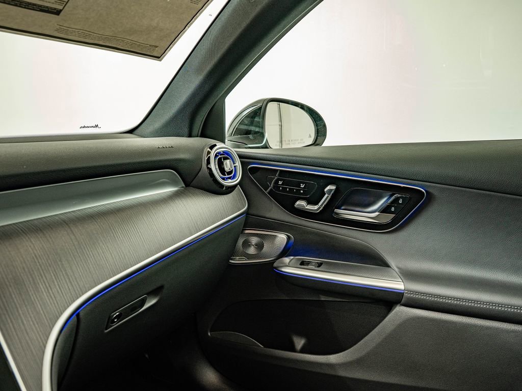 New 2026 Obsidian Black Metallic Mercedes-Benz GLC 300 image 28