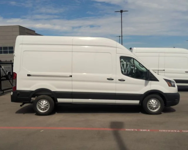 New 2026 Oxford White Ford Base image 7
