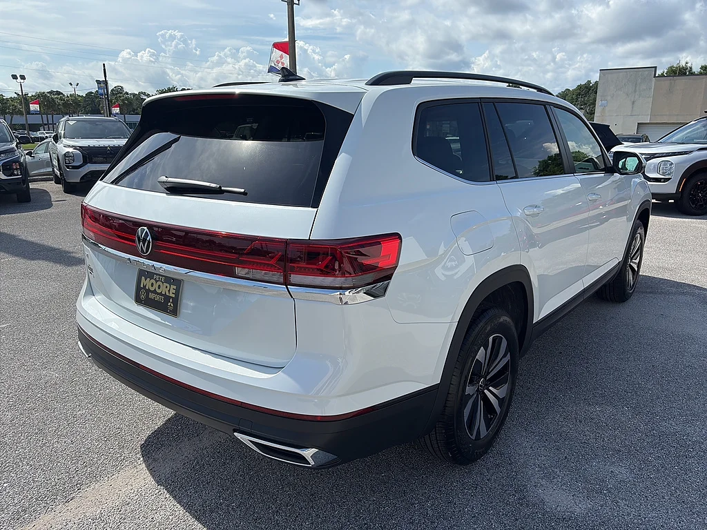New 2026 Opal White Pearl Volkswagen 2.0T SE FWD image 5