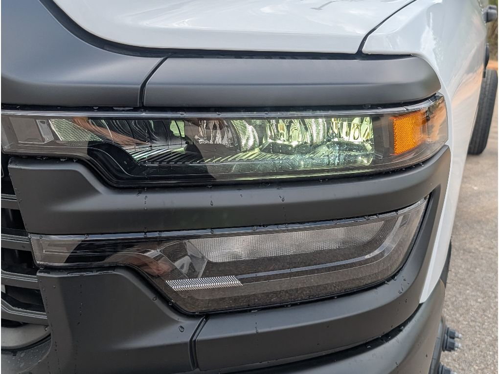 New 2026 Bright White Clear-Coat Exterior Paint RAM Tradesman image 9