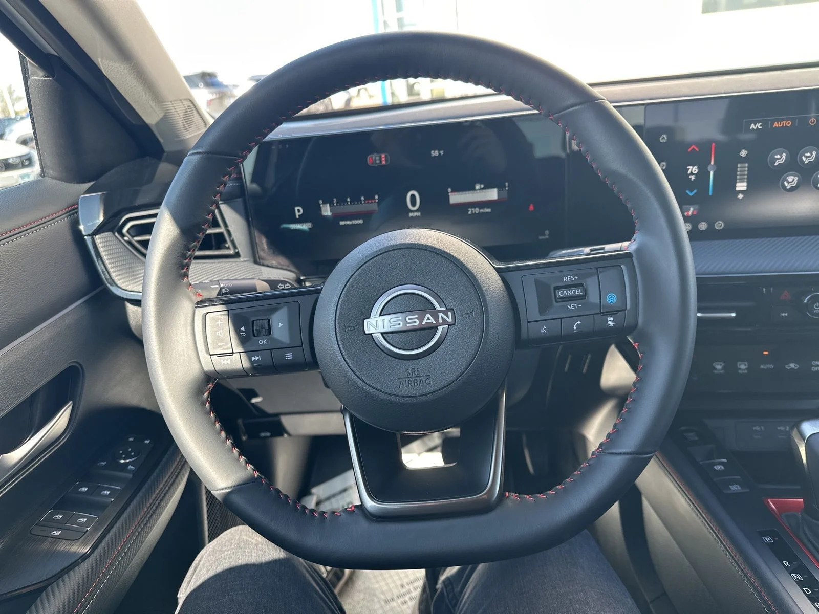 2026 Nissan KICKS SR AWD - Photo 38