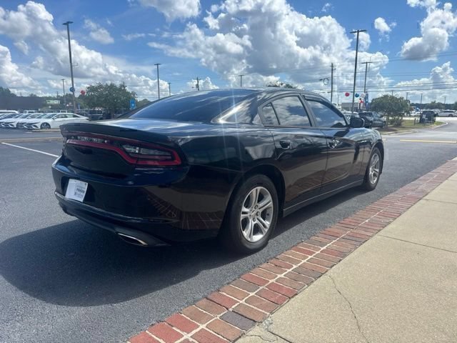 Used 2016 Silver Dodge SE image 7