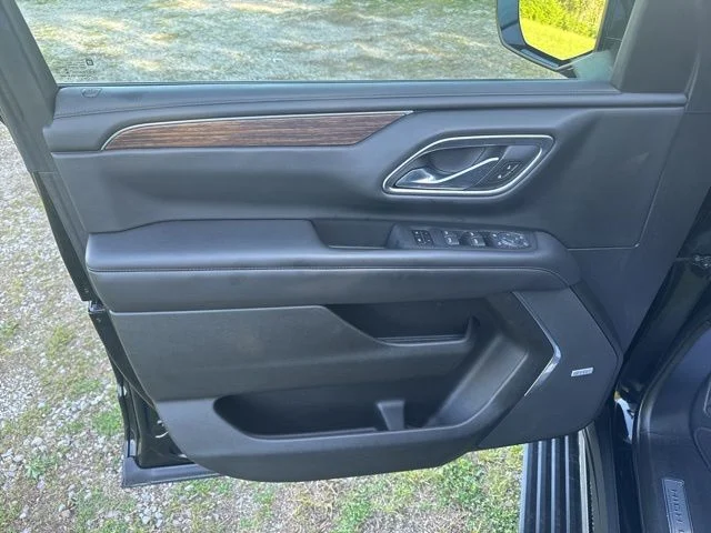 Used 2021 Black Chevrolet High Country image 16