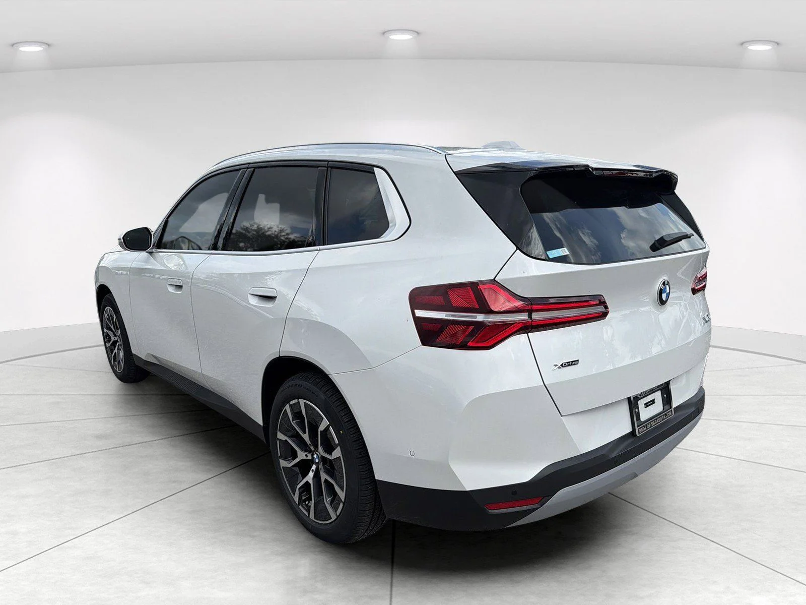 New 2026 Mineral White Metallic BMW 30 xDrive image 6