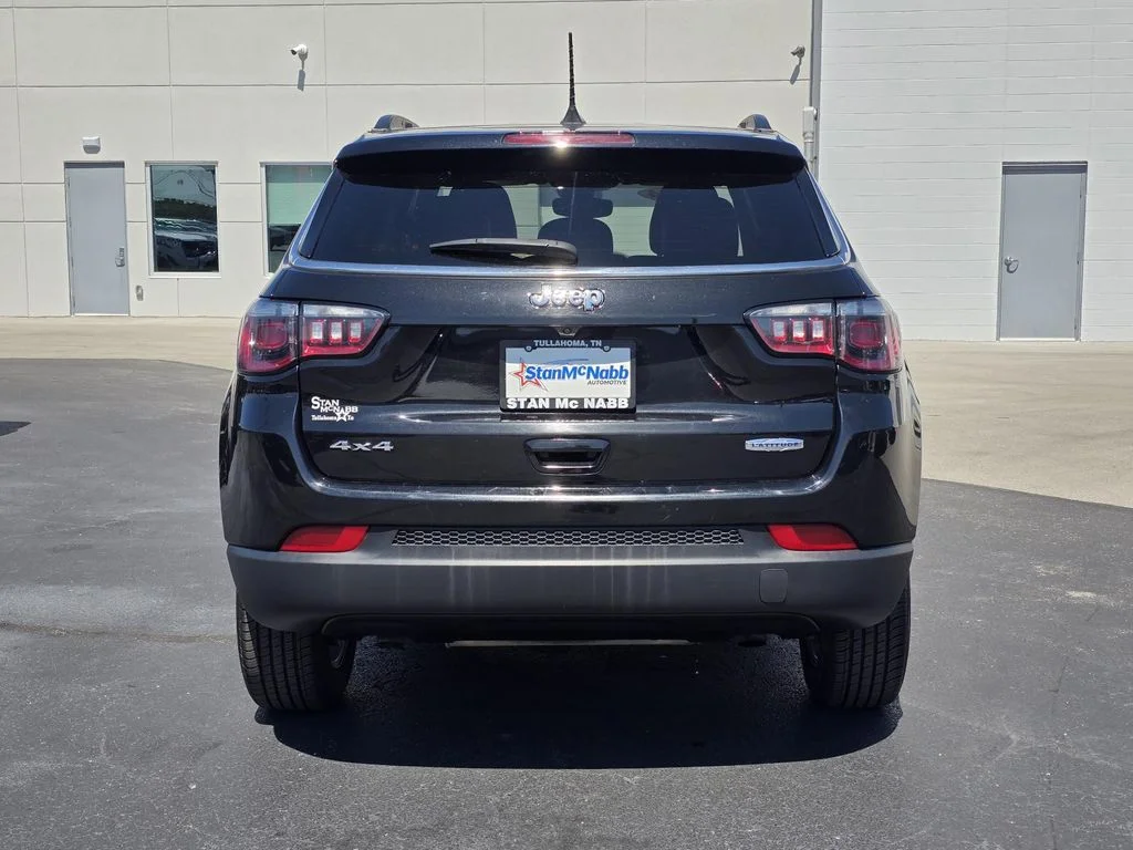 Used 2024 Diamond Black Crystal Pearlcoat Jeep Latitude image 6