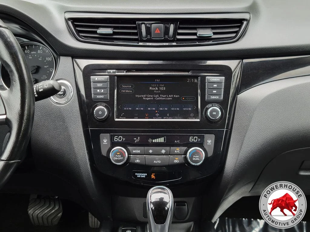 Used 2021 Silver Nissan SL image 21