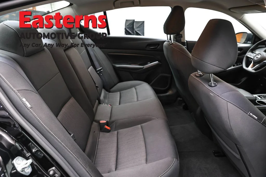 Used 2023 Black Nissan 2.5 SV image 23