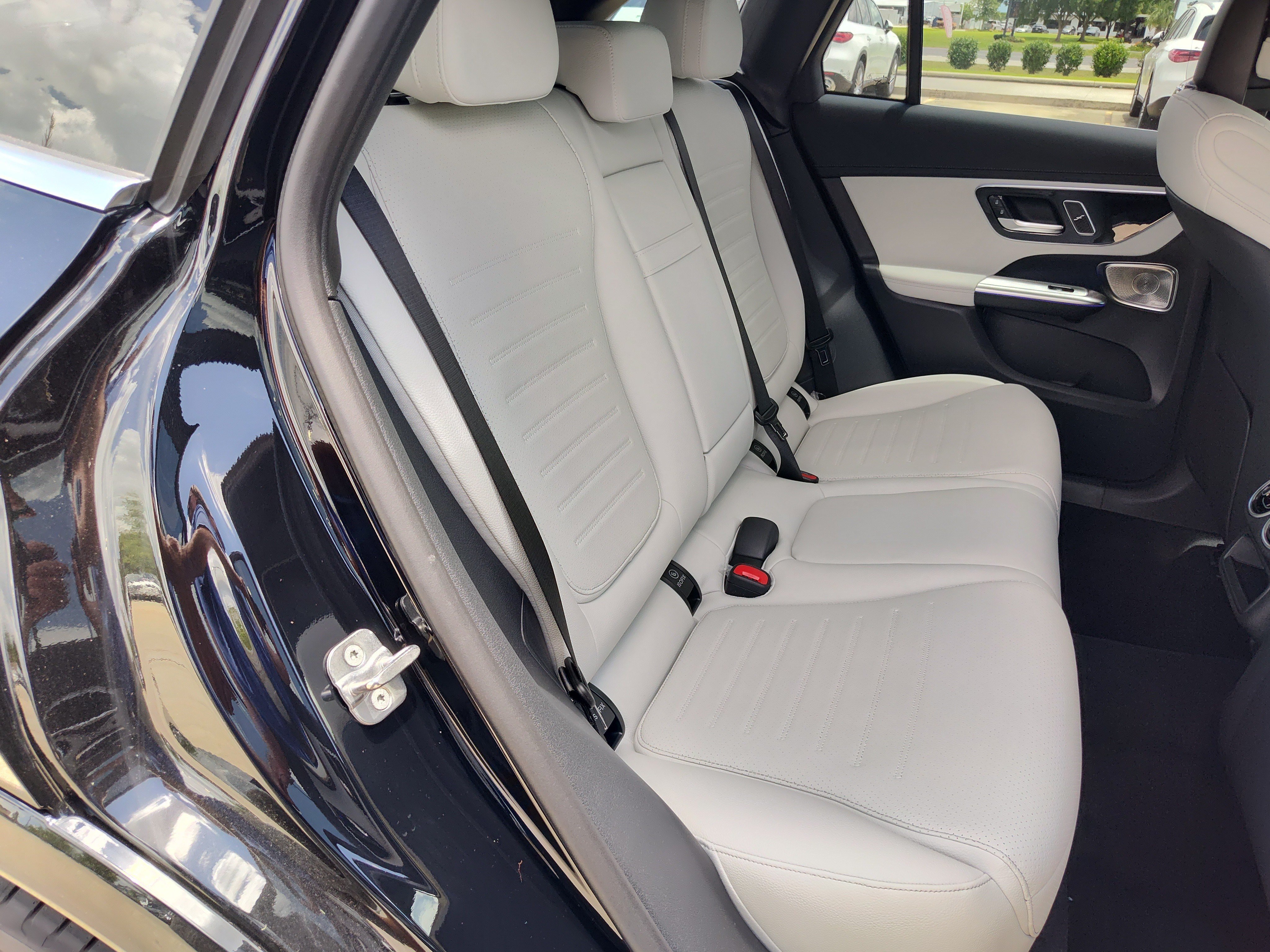 New 2026 Black Mercedes-Benz GLC 300 image 28