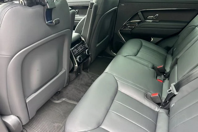 New 2026 Borasco Grey Land Rover Dynamic SE image 11