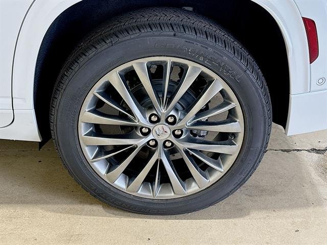 New 2026 Iridescent White Tricoat Buick Avenir image 33