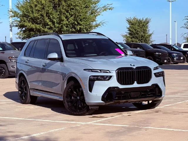 Used 2024 Gray BMW xDrive40i image 6