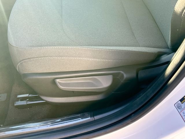Certified Used 2026 Snow White Pearl Kia LXS image 18