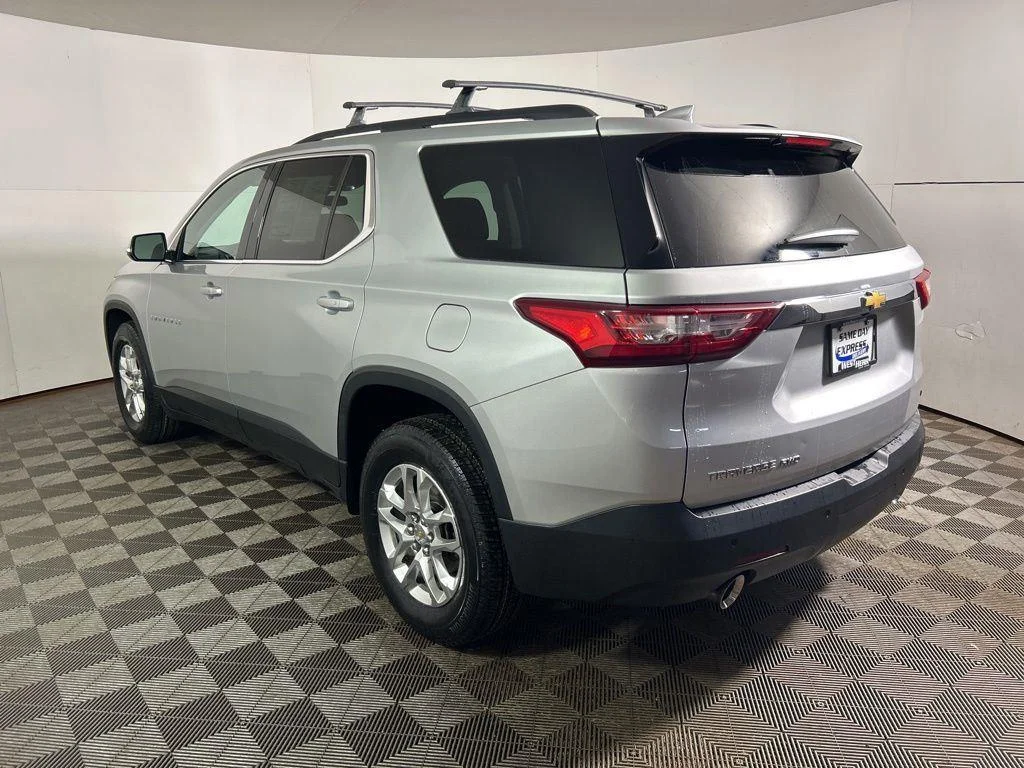 Used 2019 Silver Ice Metallic Chevrolet LT image 10
