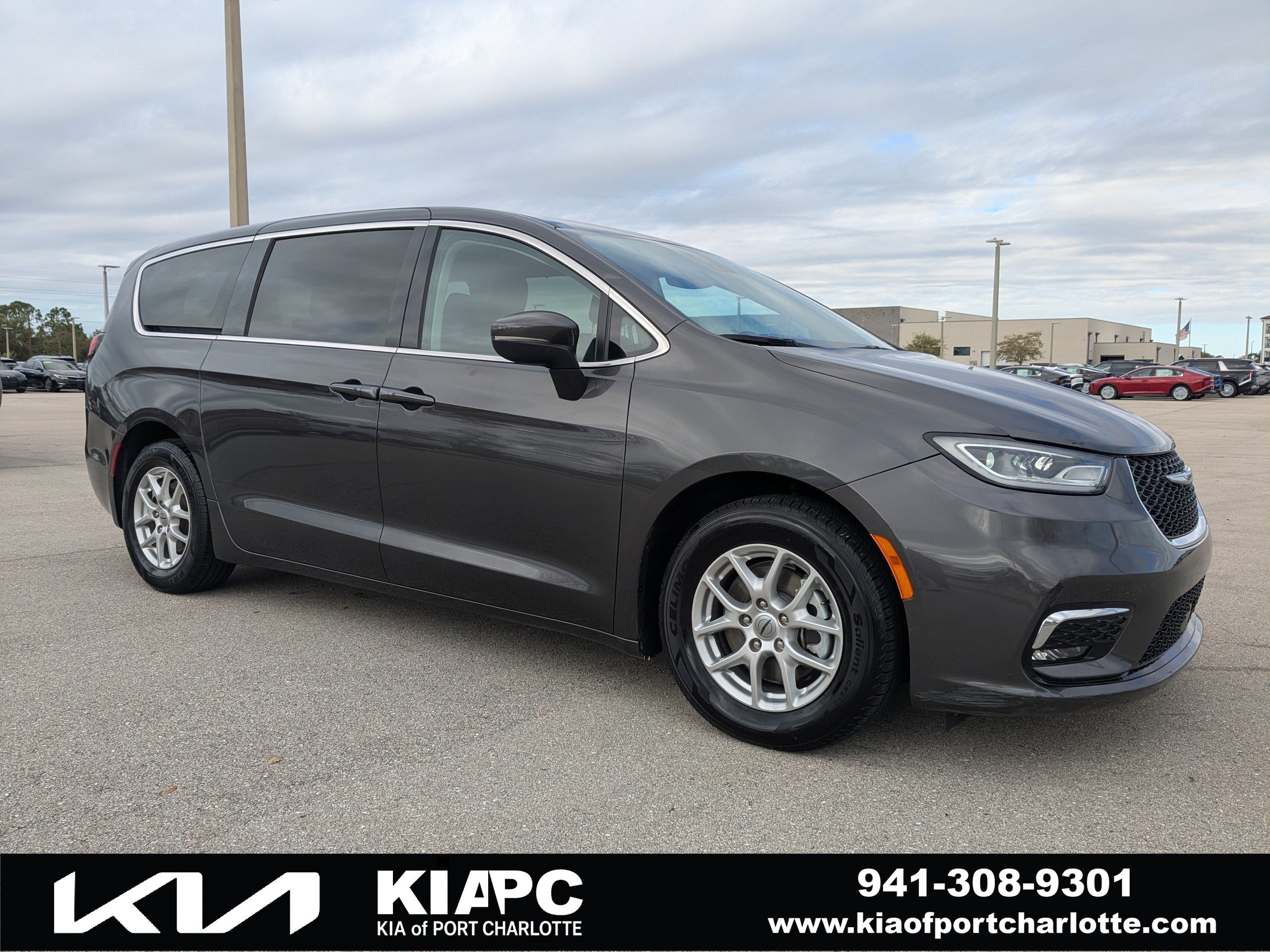 2023 Chrysler Pacifica Touring L
