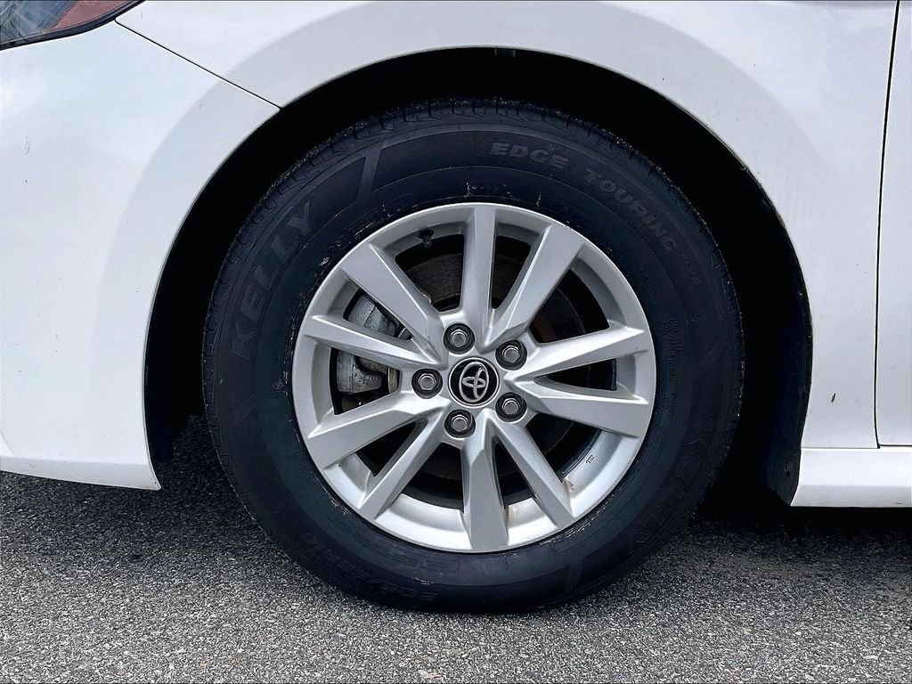 Used 2025 Ice Cap Toyota LE image 7
