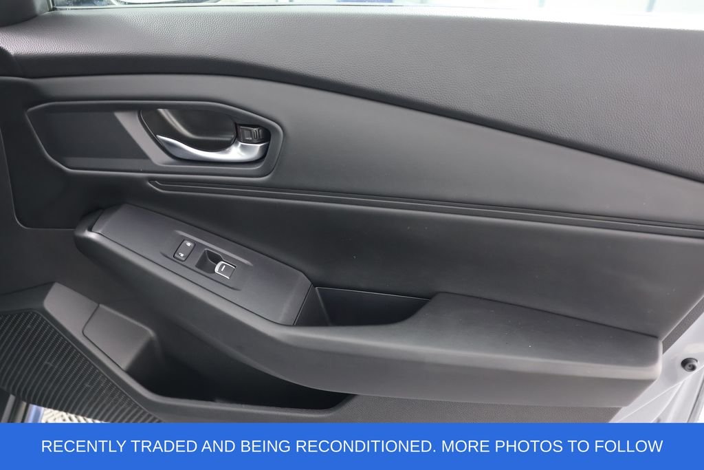 Used 2025 Gray Honda SE image 28