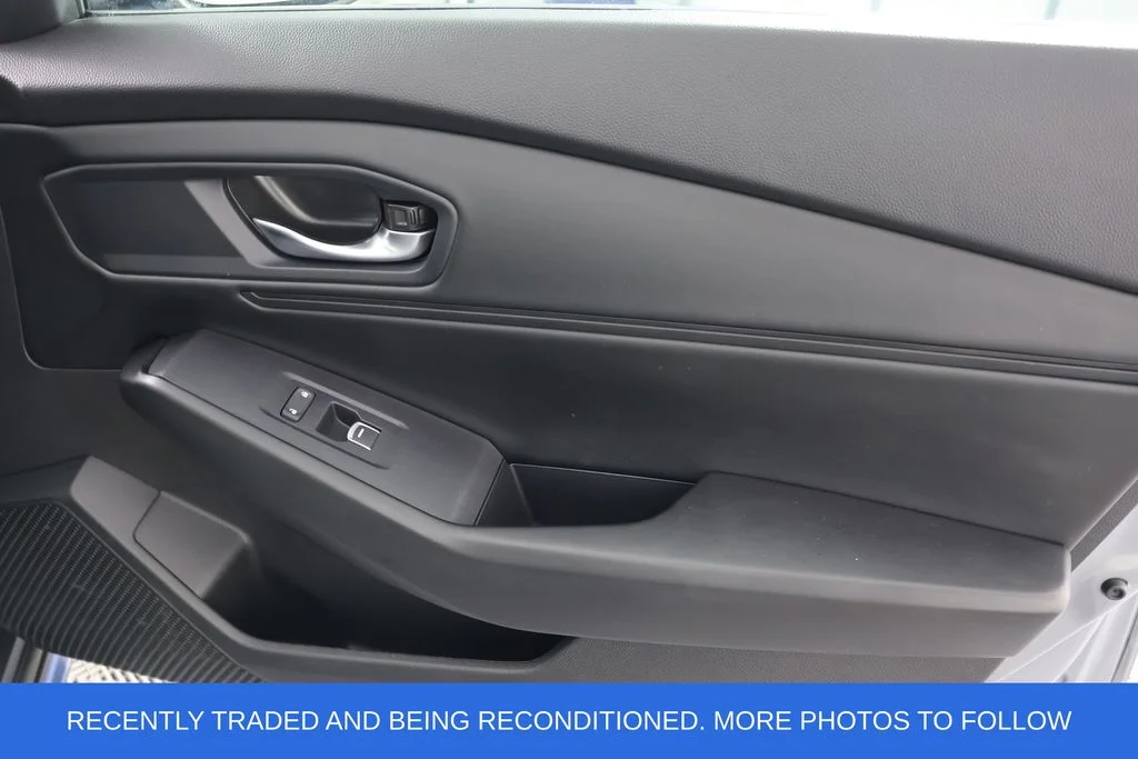 Used 2025 Gray Honda SE image 28