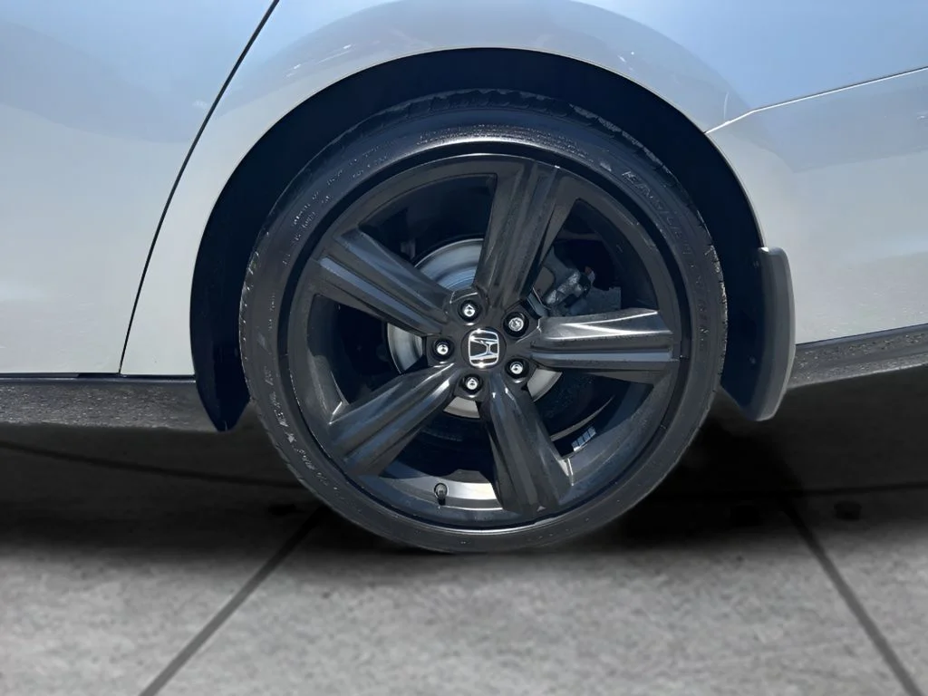 Used 2025 Silver Honda Sport-L image 30