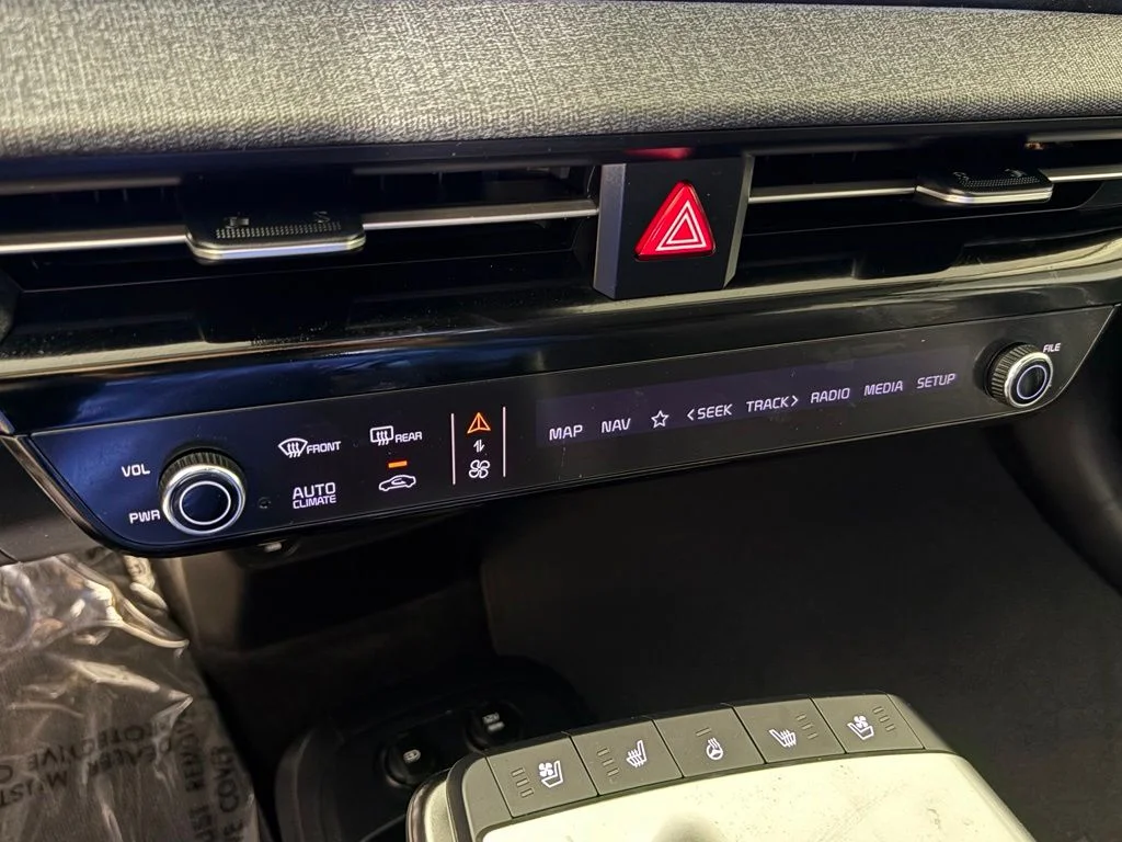 Used 2023 Blue Kia Wind image 32